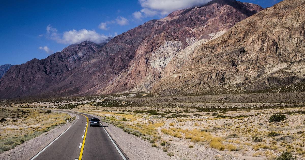 A car on a mountain road in Chile